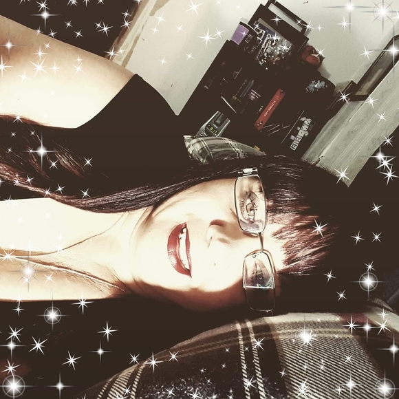 Meet your Posher, Brenda - Picture 1 of 1